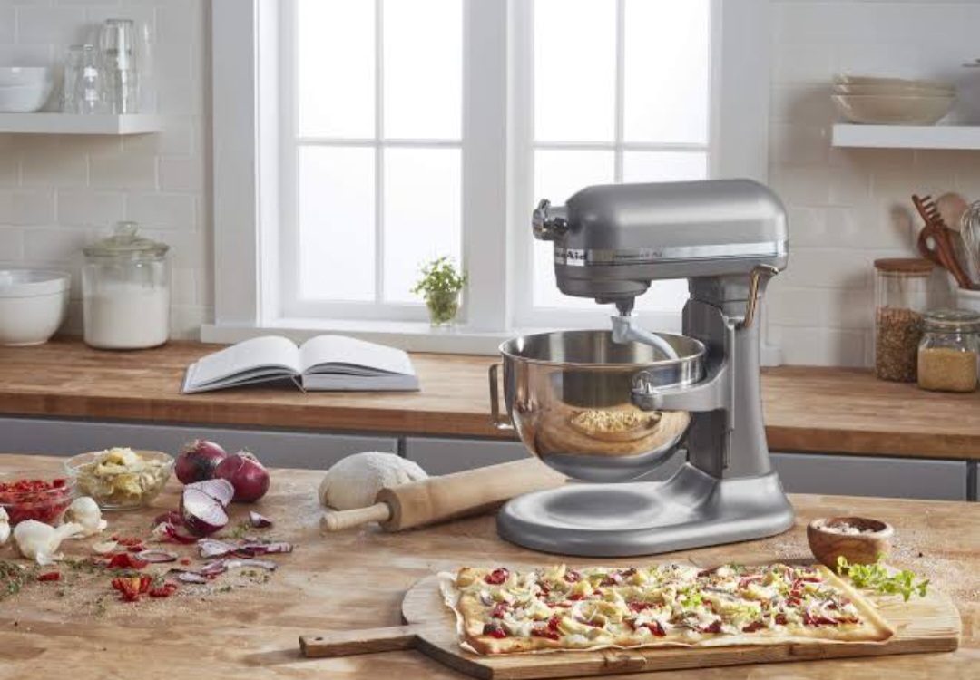 5.5Qtz Kitchen Aid Mixer (1) 5 Qtz Kitchen Aid Mixer - Image 1