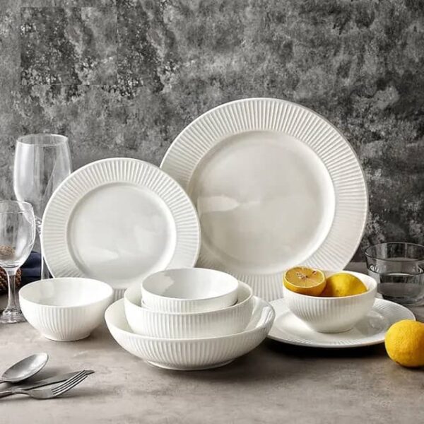 8 Piece Ceramic Dinnerware Set
